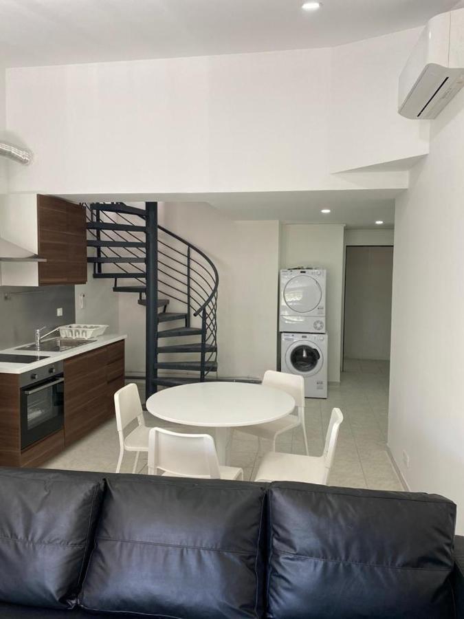 Five Stars Duplex - 6 Personnes Marseille Exterior photo